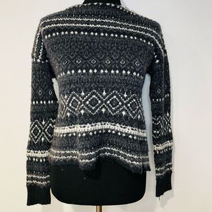 American Eagle Black and White Icelandic Design Knit Sweater S M